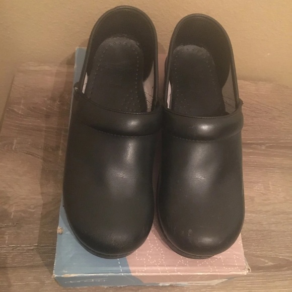 Preowned Dansko Black Leather Mule Clogs - Picture 1 of 9